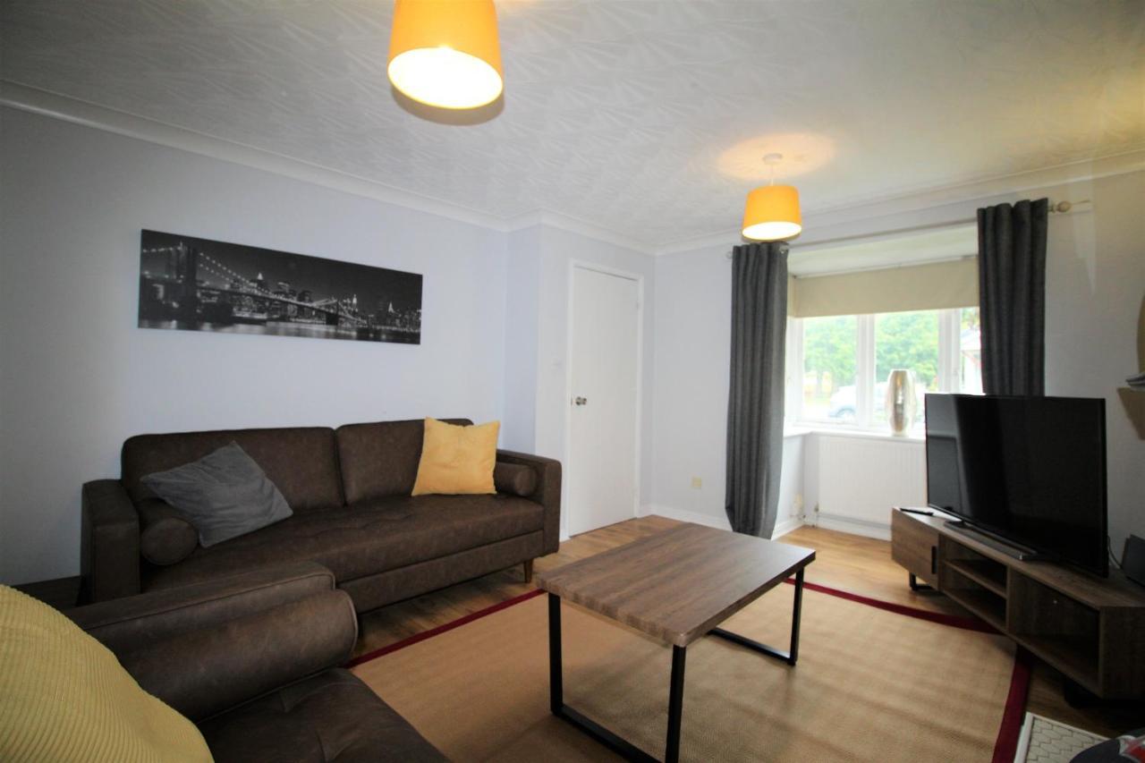 Doncaster - Warmsworth - Great Customer Feedback - 3 Bed Detached House - Private Garden & Parking Plus Garage - Quiet Cul De Sac Location - Dog Friendly - Fast Wifi - Close To Motorway Access المظهر الخارجي الصورة