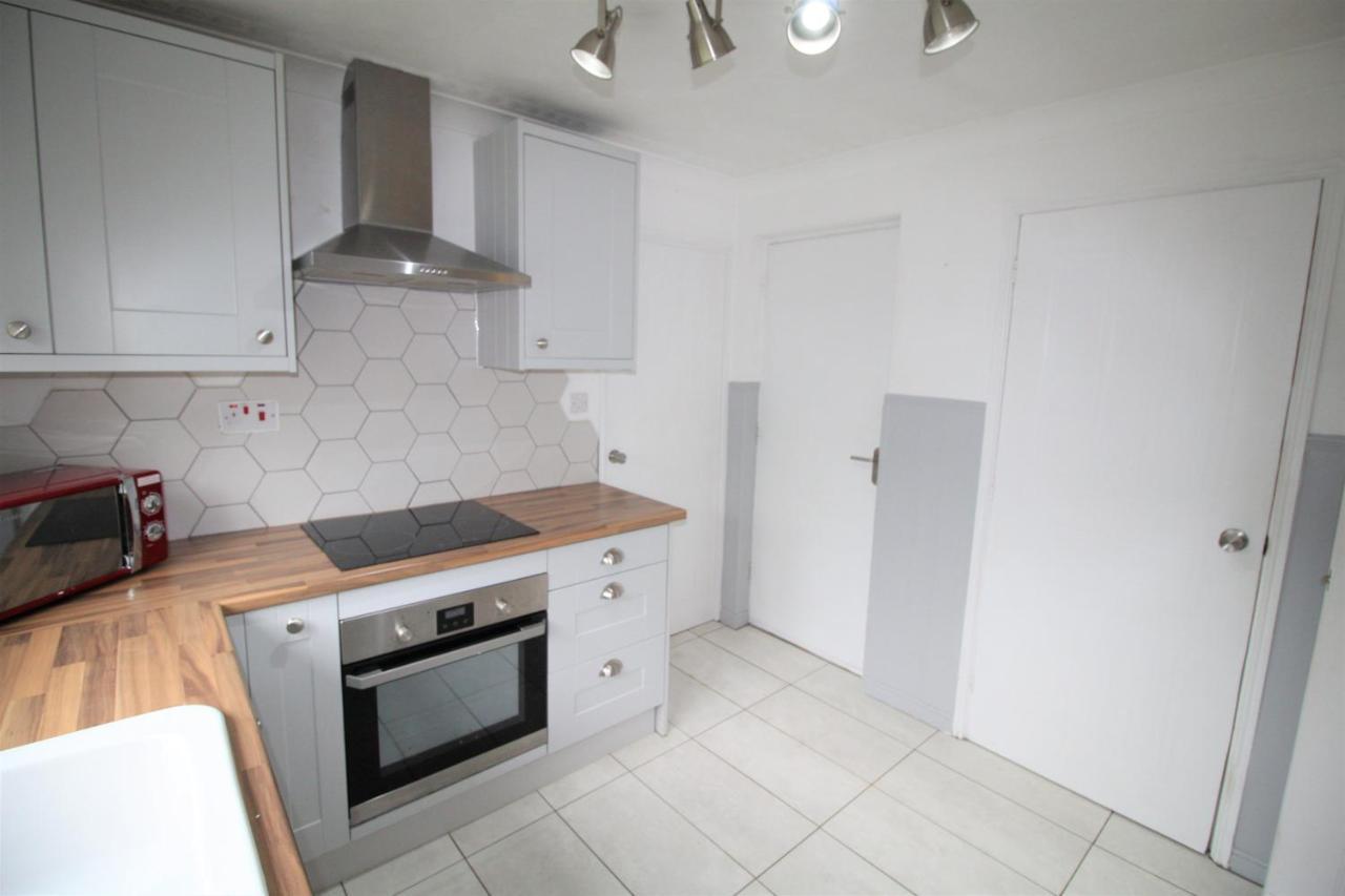Doncaster - Warmsworth - Great Customer Feedback - 3 Bed Detached House - Private Garden & Parking Plus Garage - Quiet Cul De Sac Location - Dog Friendly - Fast Wifi - Close To Motorway Access المظهر الخارجي الصورة