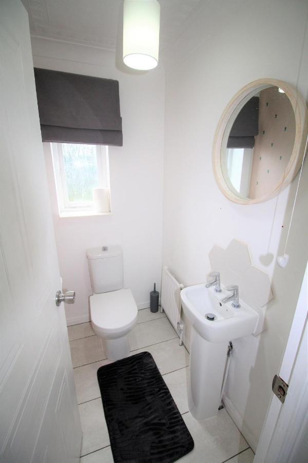 Doncaster - Warmsworth - Great Customer Feedback - 3 Bed Detached House - Private Garden & Parking Plus Garage - Quiet Cul De Sac Location - Dog Friendly - Fast Wifi - Close To Motorway Access المظهر الخارجي الصورة