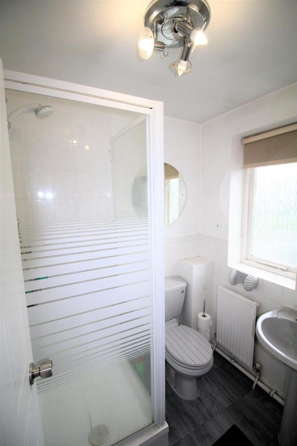 Doncaster - Warmsworth - Great Customer Feedback - 3 Bed Detached House - Private Garden & Parking Plus Garage - Quiet Cul De Sac Location - Dog Friendly - Fast Wifi - Close To Motorway Access المظهر الخارجي الصورة