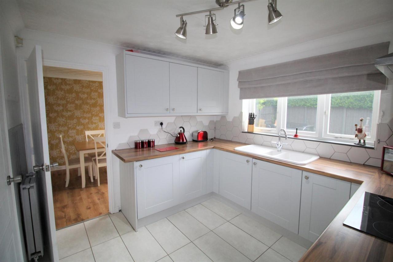 Doncaster - Warmsworth - Great Customer Feedback - 3 Bed Detached House - Private Garden & Parking Plus Garage - Quiet Cul De Sac Location - Dog Friendly - Fast Wifi - Close To Motorway Access المظهر الخارجي الصورة